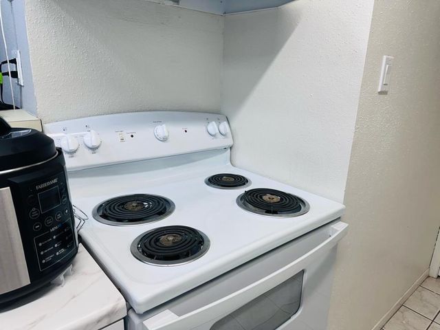 2750 Holly Hall Street 811, Houston, TX 77054