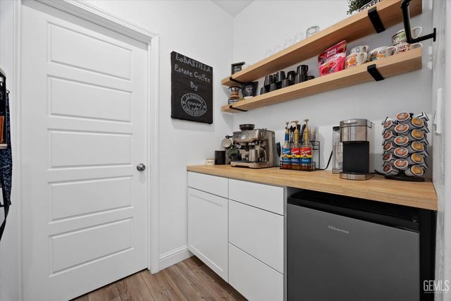 3310 Spruce Park Way, Shafter, CA 93263