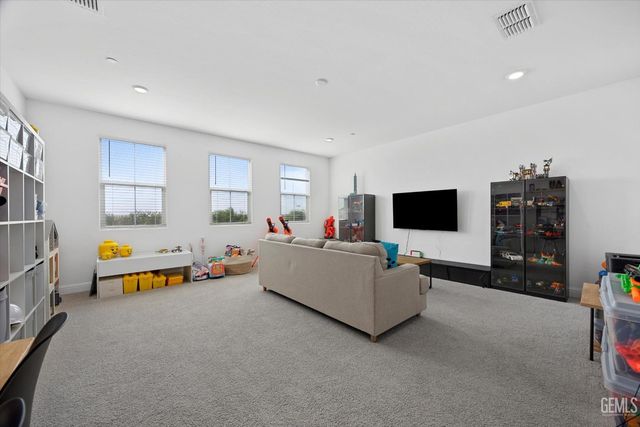 3310 Spruce Park Way, Shafter, CA 93263