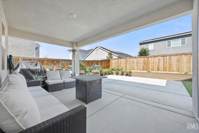 3310 Spruce Park Way, Shafter, CA 93263