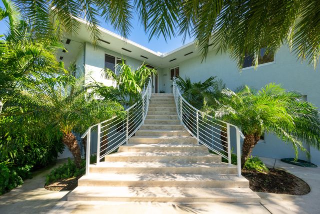 17213 Starfish Lane, Sugarloaf Key, FL 33042