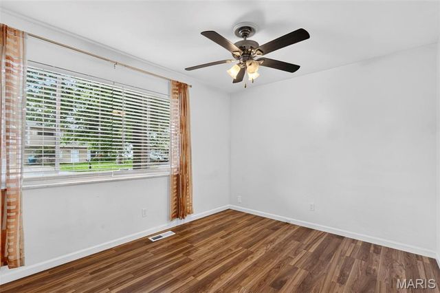 2692 McKelvey Road, Maryland Heights, MO 63043
