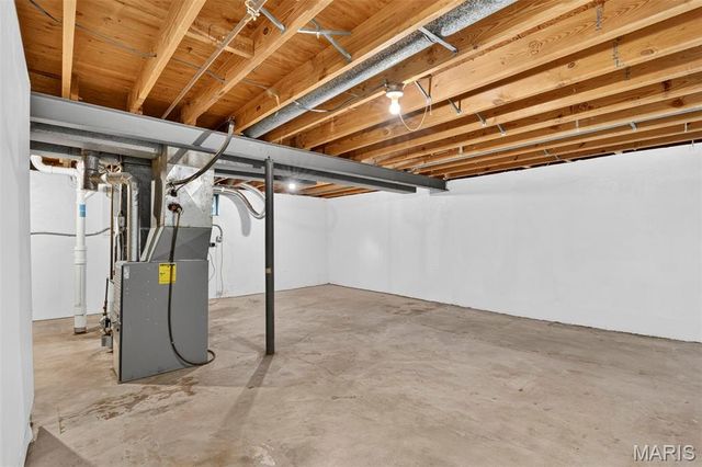2692 McKelvey Road, Maryland Heights, MO 63043
