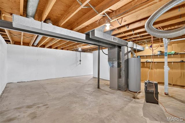 2692 McKelvey Road, Maryland Heights, MO 63043