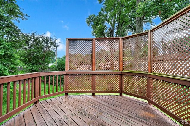 2692 McKelvey Road, Maryland Heights, MO 63043