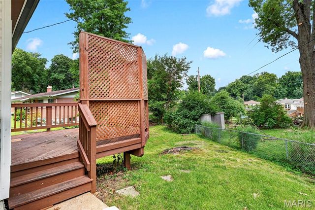 2692 McKelvey Road, Maryland Heights, MO 63043