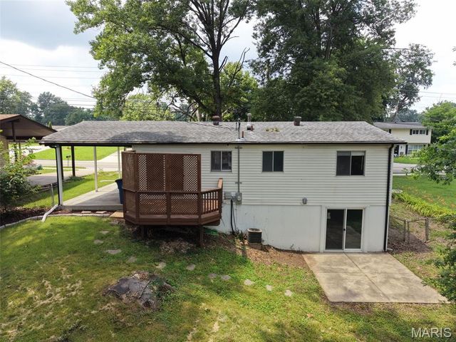 2692 McKelvey Road, Maryland Heights, MO 63043