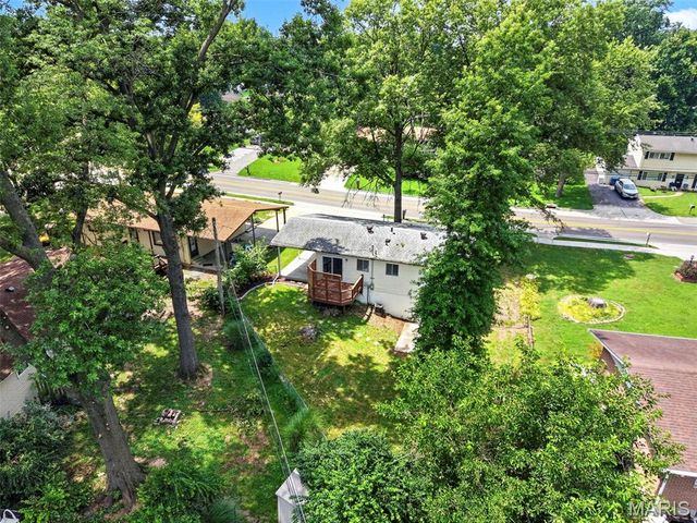 2692 McKelvey Road, Maryland Heights, MO 63043