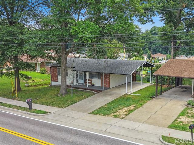 2692 McKelvey Road, Maryland Heights, MO 63043