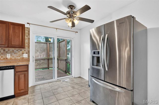 2692 McKelvey Road, Maryland Heights, MO 63043