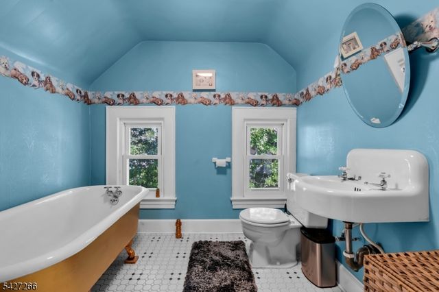 87 Keer Ave, Newark City, NJ 07112
