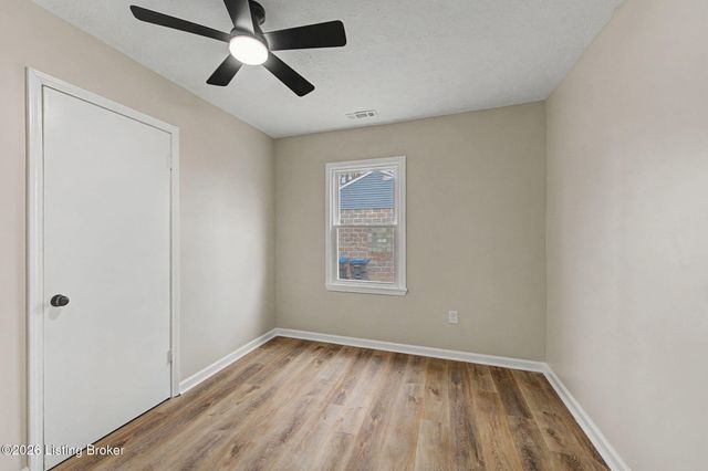 711 Shaffer Rd, Louisville, KY 40118