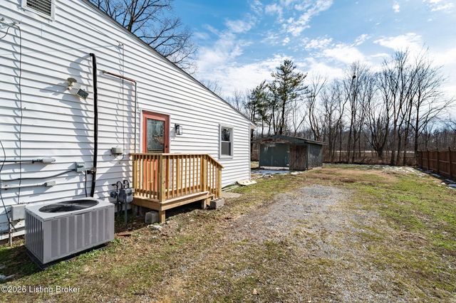 711 Shaffer Rd, Louisville, KY 40118