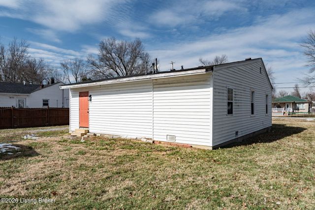 711 Shaffer Rd, Louisville, KY 40118