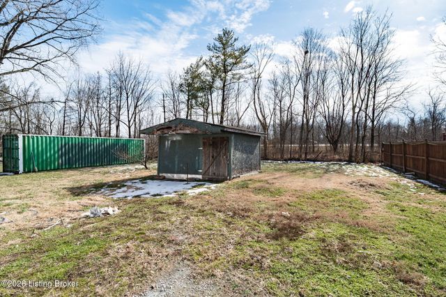 711 Shaffer Rd, Louisville, KY 40118
