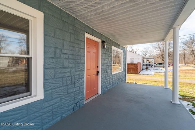 711 Shaffer Rd, Louisville, KY 40118