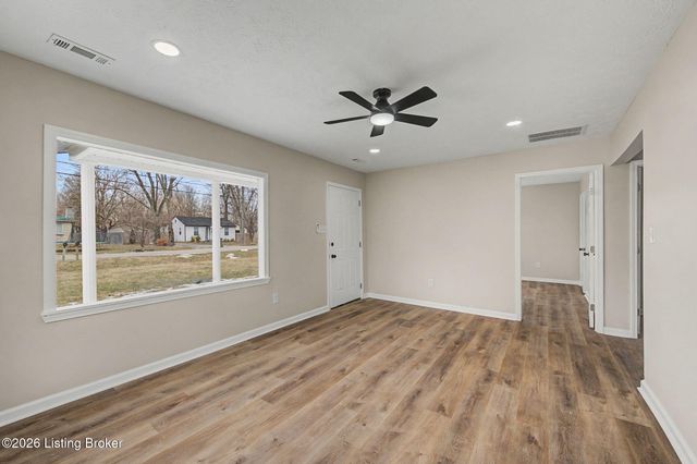 711 Shaffer Rd, Louisville, KY 40118