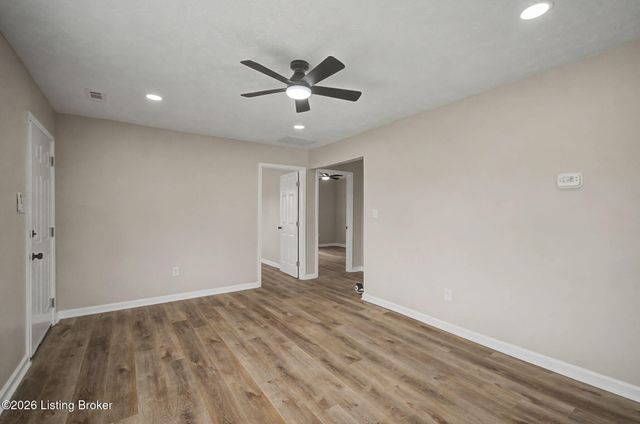 711 Shaffer Rd, Louisville, KY 40118