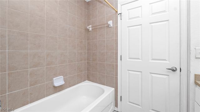 4520 Skyline BLVD 201, Cape Coral, FL 33914