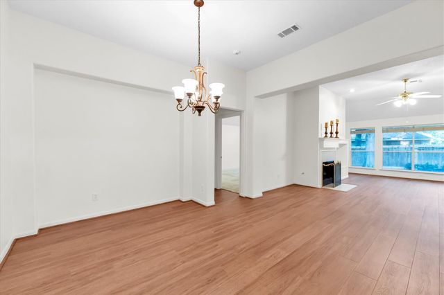 7 Currymead Place, Spring, TX 77382