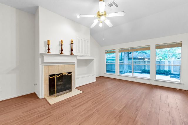 7 Currymead Place, Spring, TX 77382