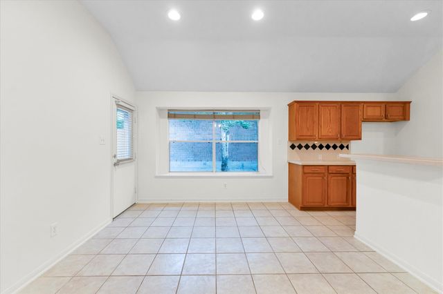 7 Currymead Place, Spring, TX 77382