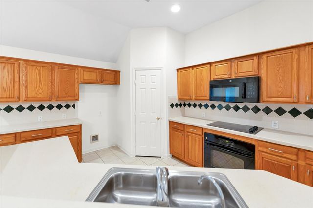 7 Currymead Place, Spring, TX 77382