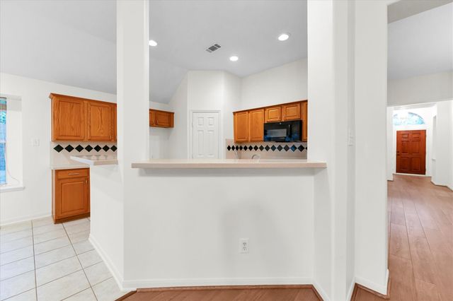 7 Currymead Place, Spring, TX 77382