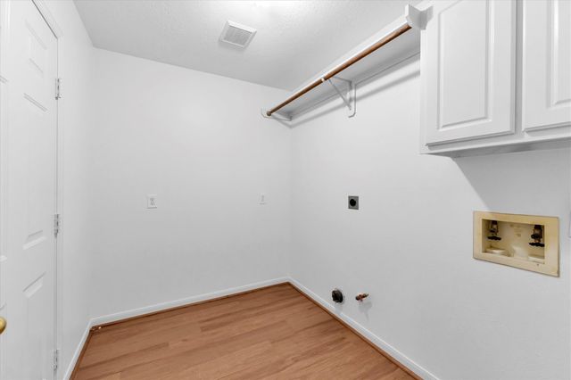 7 Currymead Place, Spring, TX 77382