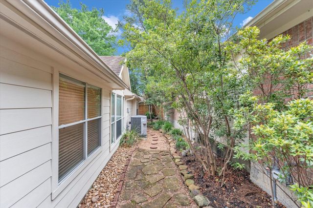 7 Currymead Place, Spring, TX 77382