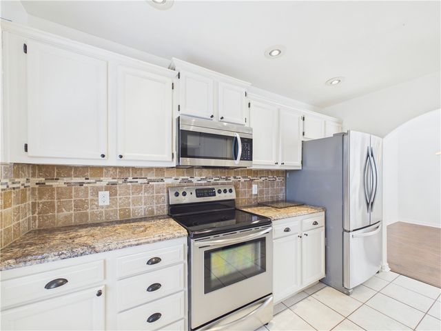 4001 SW Carriageway Avenue, Bentonville, AR 72712