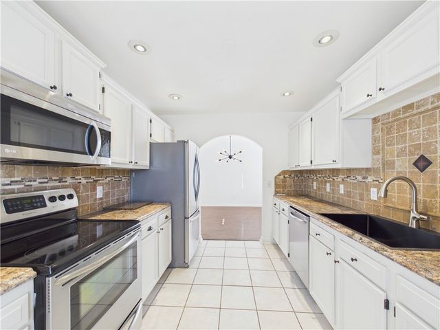 4001 SW Carriageway Avenue, Bentonville, AR 72712