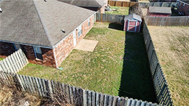 4001 SW Carriageway Avenue, Bentonville, AR 72712