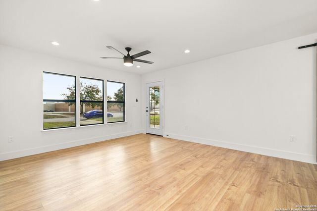 311 Bryn Mawr Drive, San Antonio, TX 78209