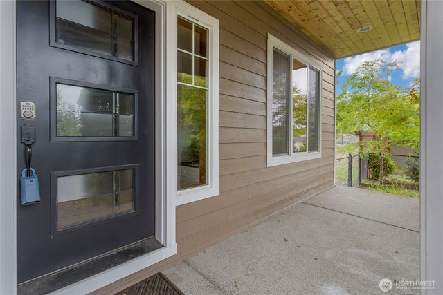 854 Center Street W, Eatonville, WA 98328