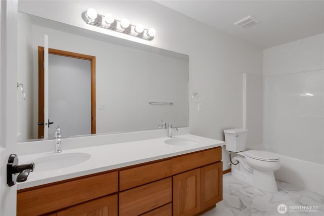 854 Center Street W, Eatonville, WA 98328