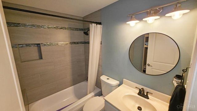 3301 Linsan Drive, Green Twp, OH 45239