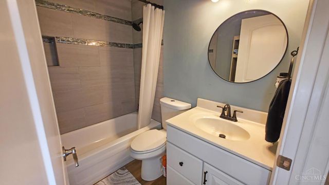 3301 Linsan Drive, Green Twp, OH 45239