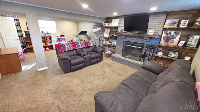 3301 Linsan Drive, Green Twp, OH 45239