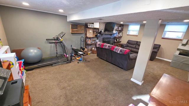 3301 Linsan Drive, Green Twp, OH 45239