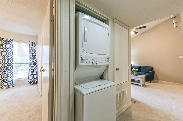 7900 N Stadium Drive 16, Houston, TX 77030