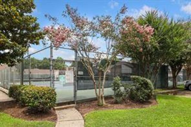 7900 N Stadium Drive 16, Houston, TX 77030