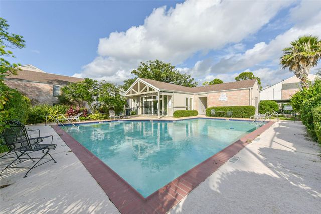 7900 N Stadium Drive 16, Houston, TX 77030