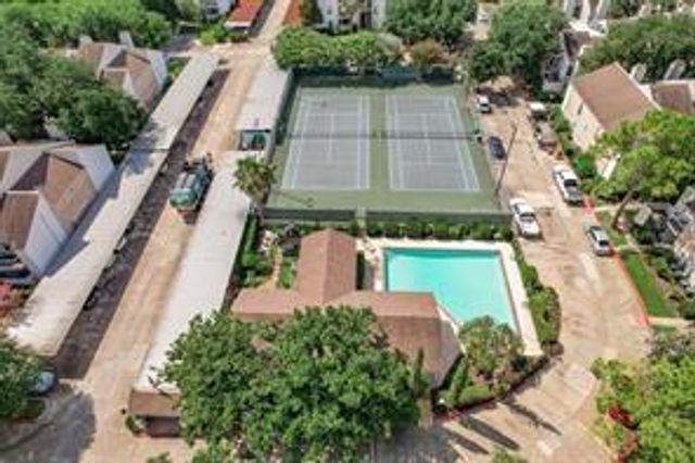 7900 N Stadium Drive 16, Houston, TX 77030