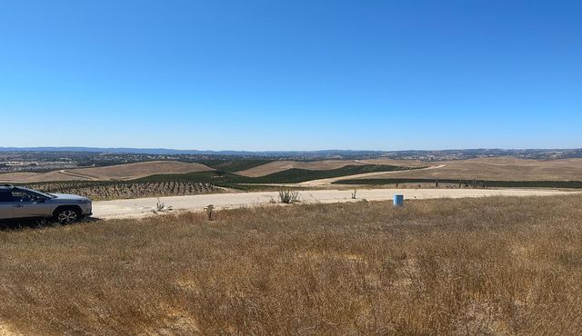 3834 Caroline, Paso Robles, CA 93446