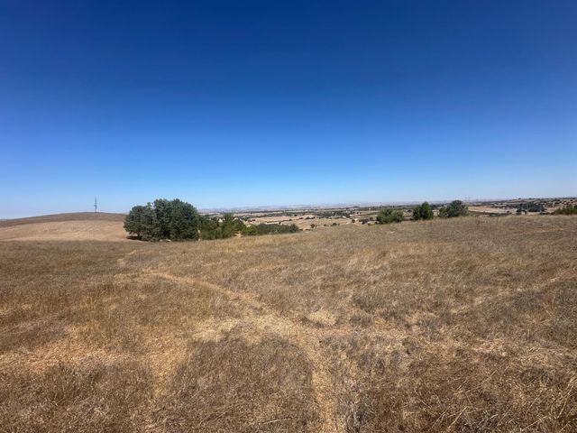 3834 Caroline, Paso Robles, CA 93446