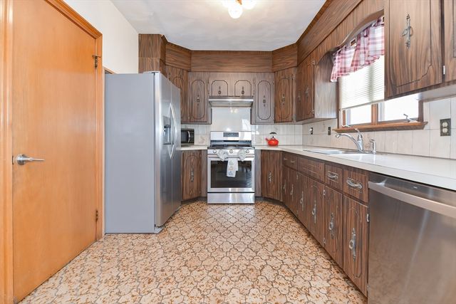 84 Partridge Ave, Somerville, MA 02145