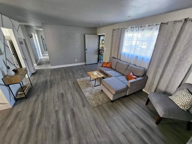 96 E Palomar Street, Chula Vista, CA 91911