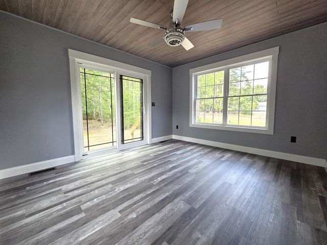 871 Salmon Falls Road, Rochester, NH 03868