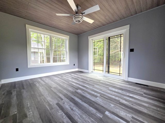 871 Salmon Falls Road, Rochester, NH 03868